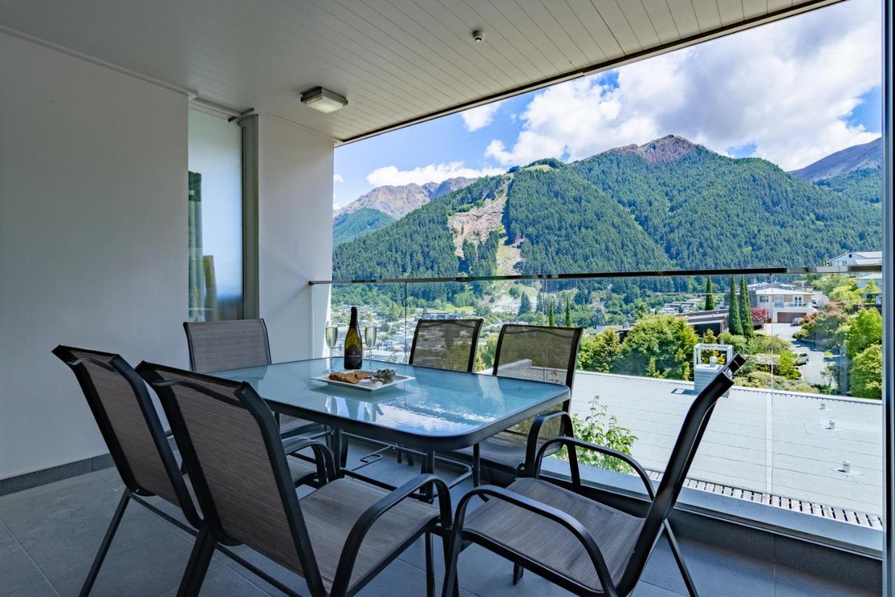 Stylish Haven Luxury Interiors In Prime Location Apartment Queenstown Exterior photo