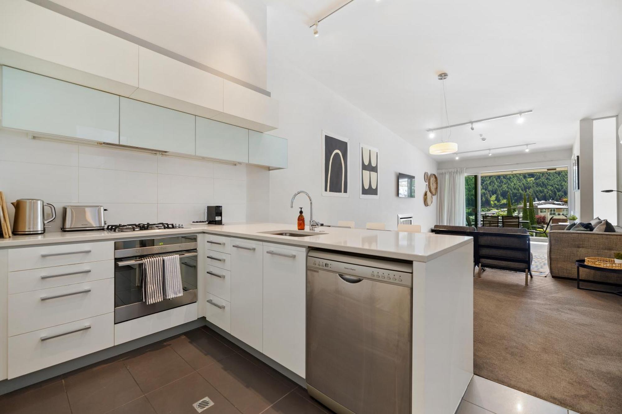 Stylish Haven Luxury Interiors In Prime Location Apartment Queenstown Exterior photo
